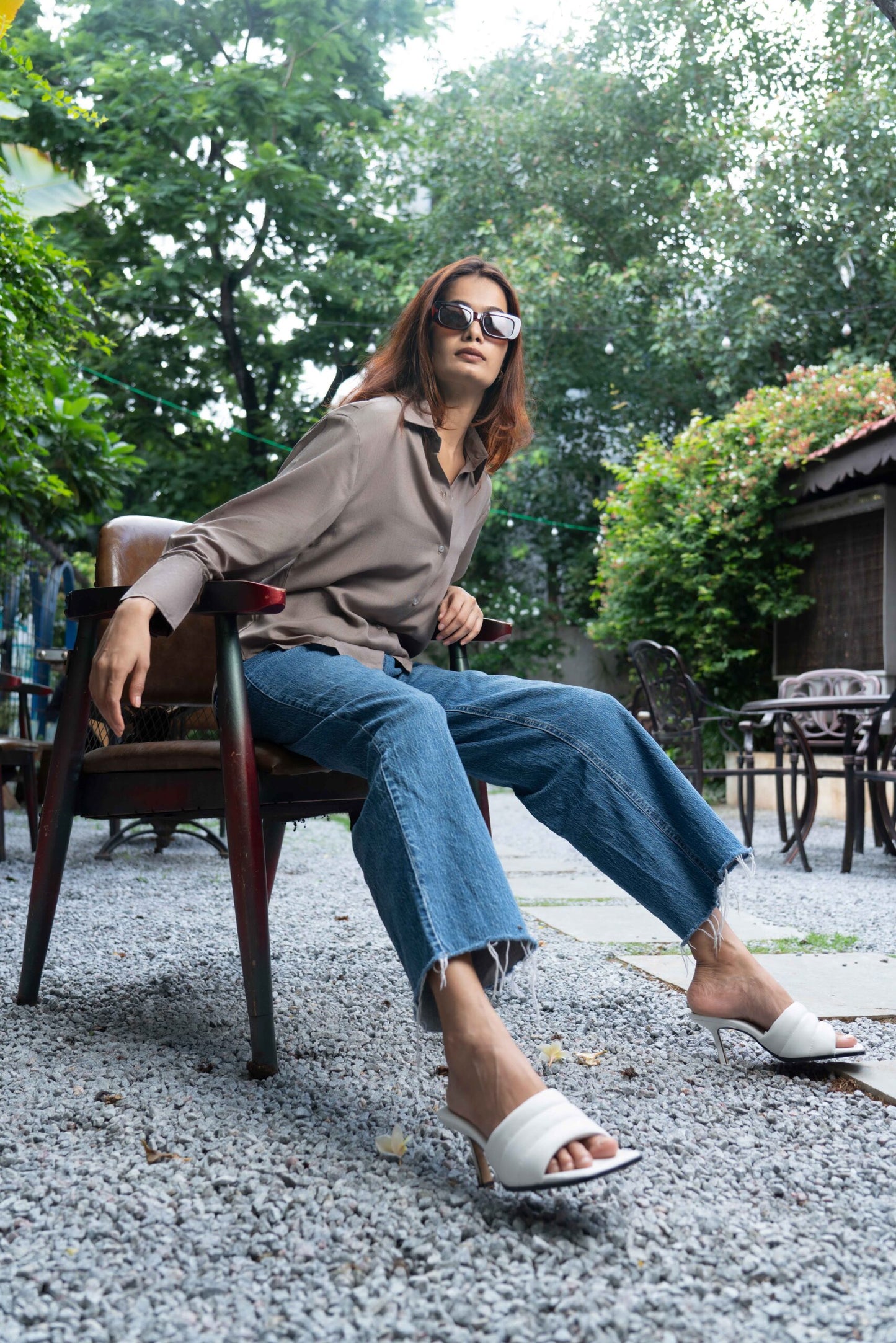 CLASSIC BUTTON-UP SHIRT