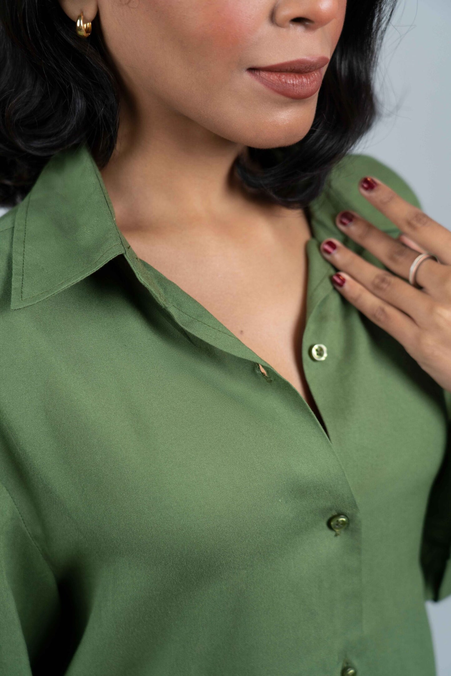 CLASSIC BUTTON-UP SHIRT