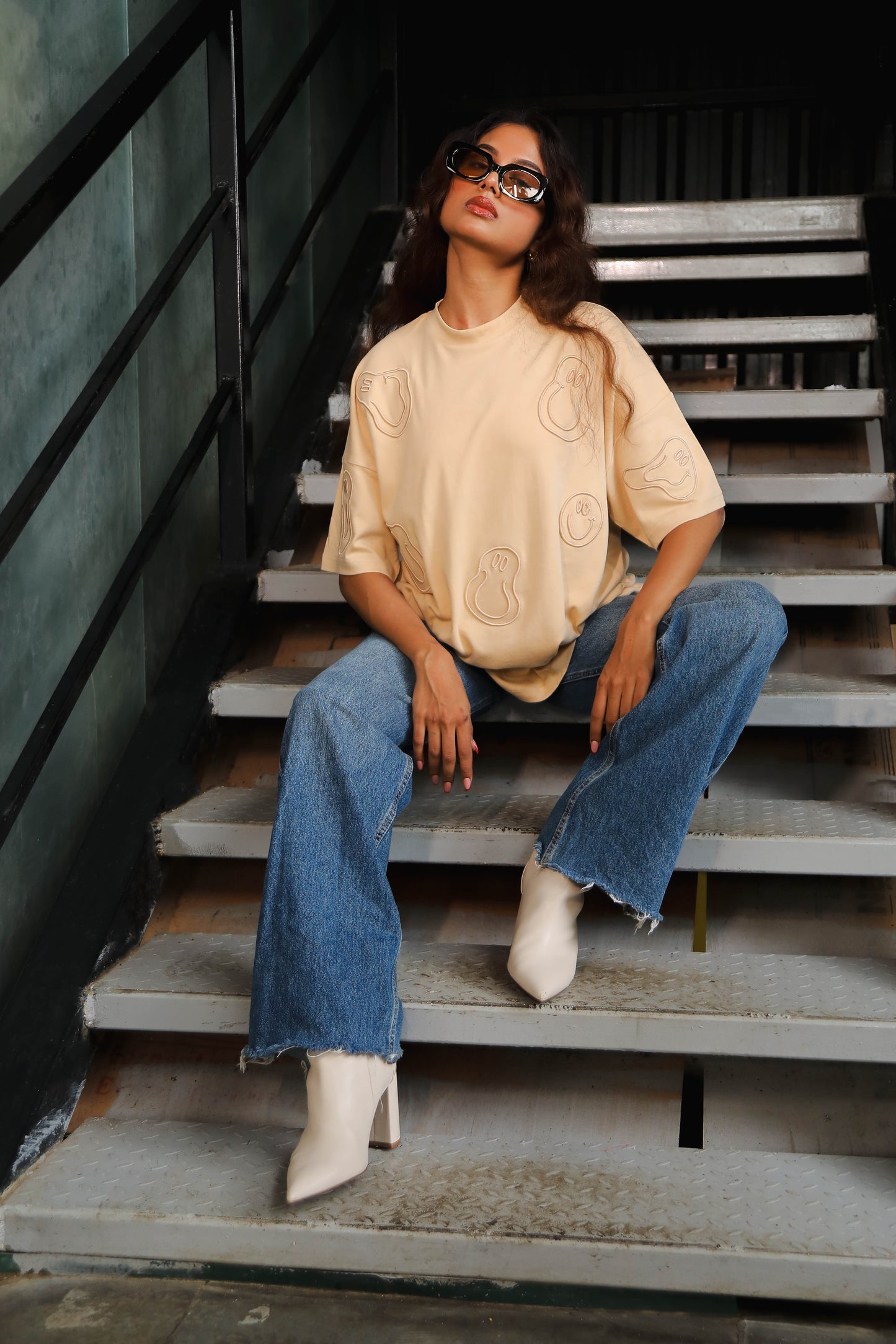 OVERSIZED EMBROIDERED TEE