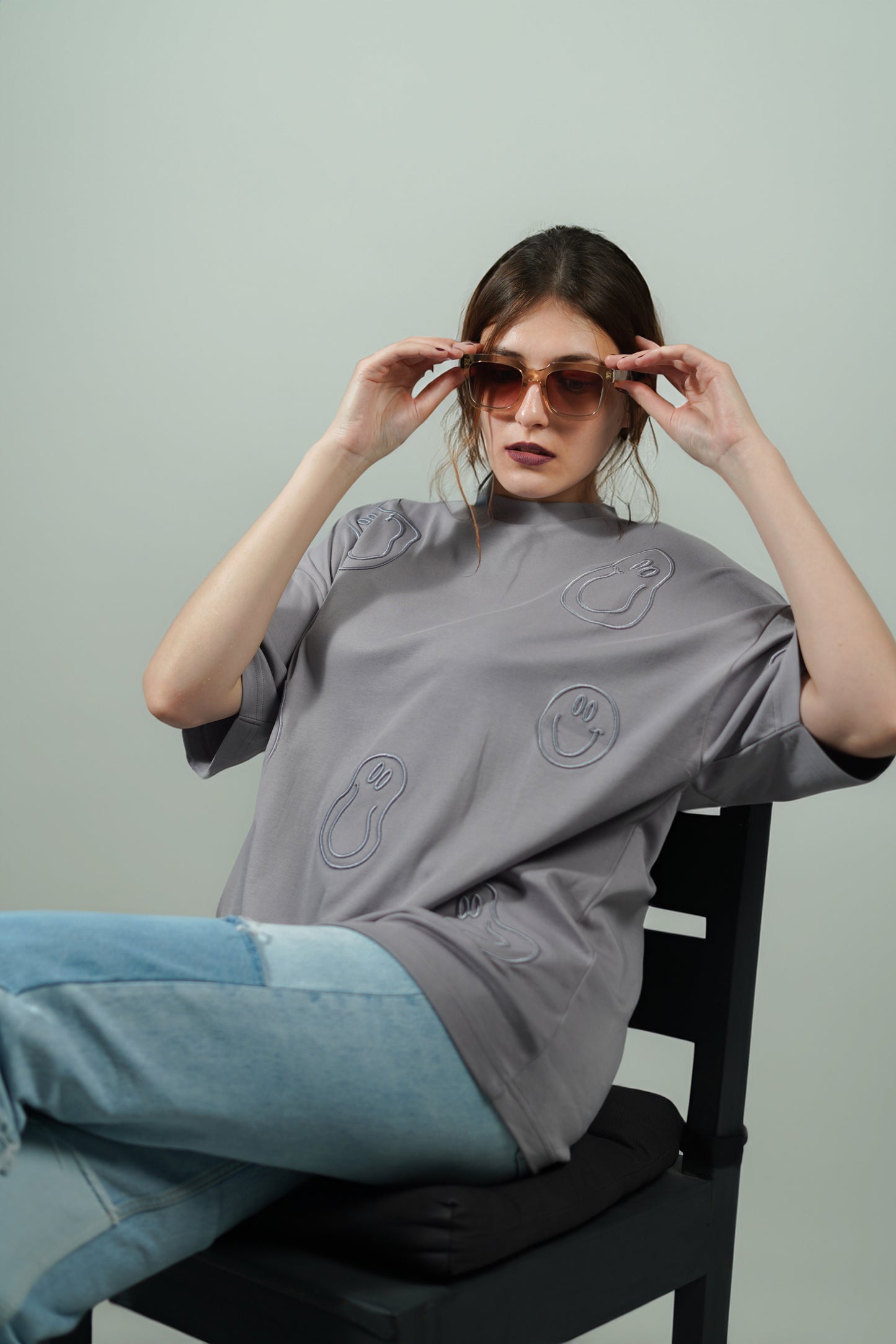 OVERSIZED EMBROIDERED TEE